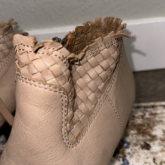 Coach new york women’s low heel boot - Picture 3 of 7